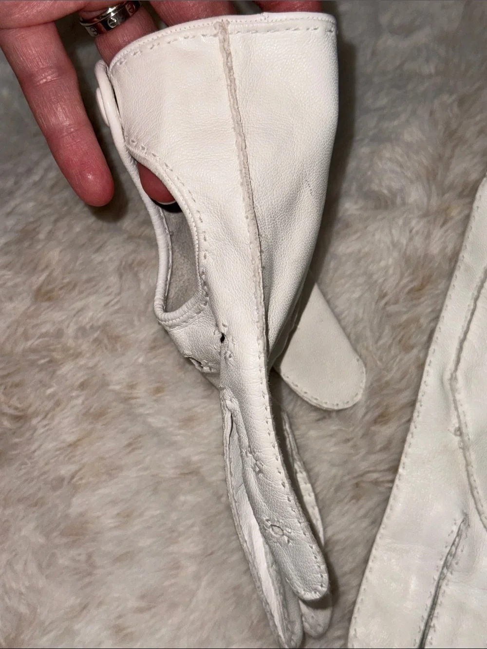 Bottega Veneta White Leather Driving Gloves with Perforated Details